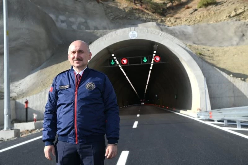 Türkiye’de bir yılda bölünmüş yollardan toplam 18 milyar 501 TL akaryakıt tasarrufu sağlandı
