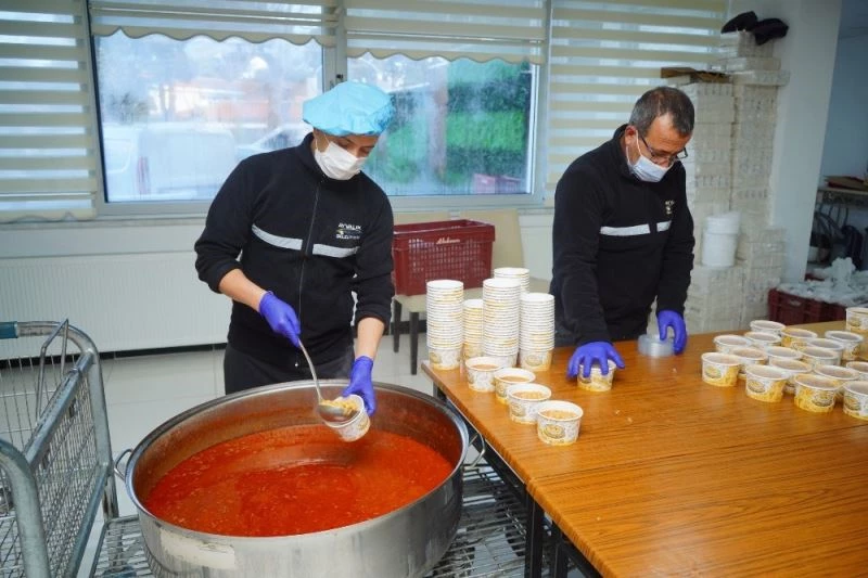 Ayvalık Belediyesi’nden şefkatli el; aşevi
