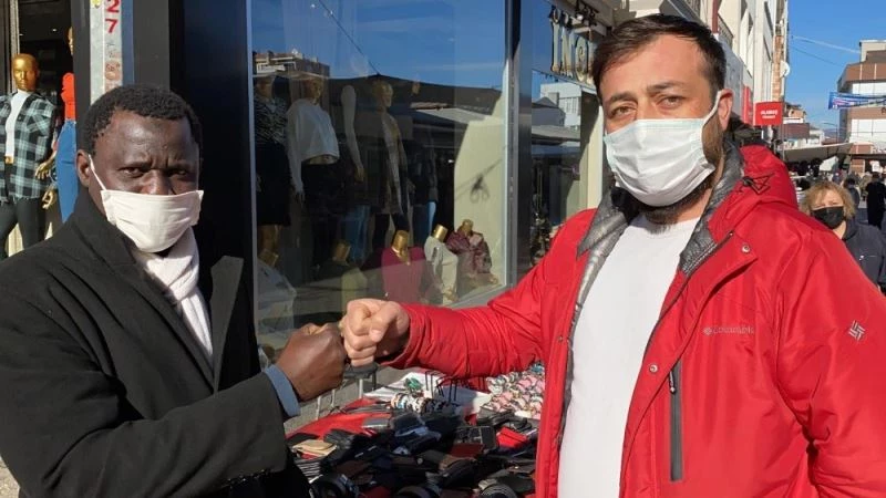 Saatçi Muhammed ırkçılığa tepki gösterdi
