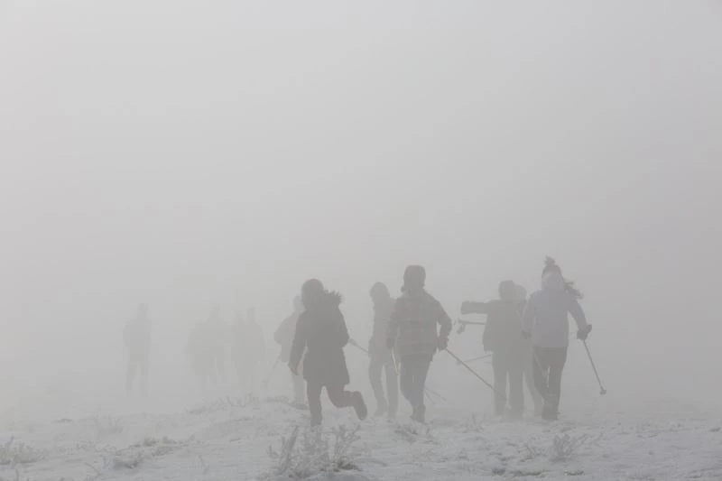Yüksekovalı kayakçılar, zor şartlara rağmen sevdalarından vazgeçmiyor
