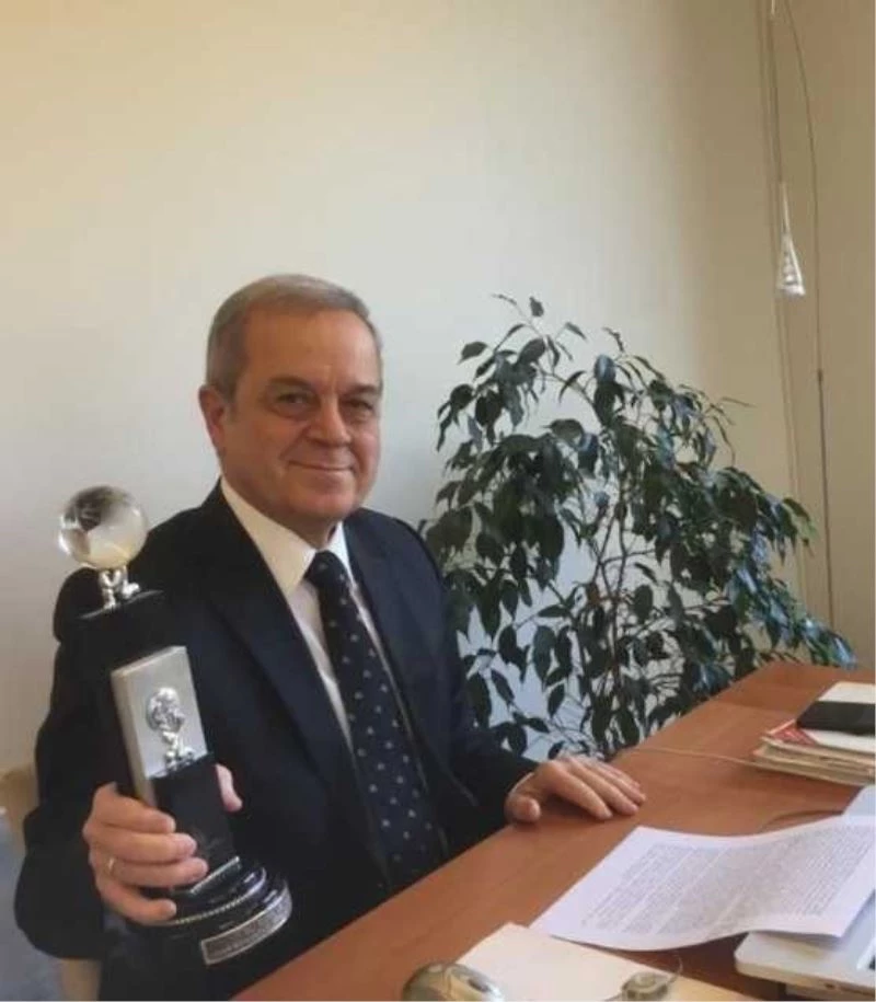 Prof. Dr. Melih Erdoğan’a TİDE tarafından ödül verildi
