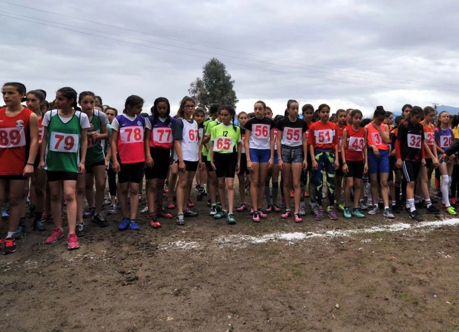 KROS YARIŞMALARININ STARTI VALİ COŞKUN TARAFINDAN VERİLDİ