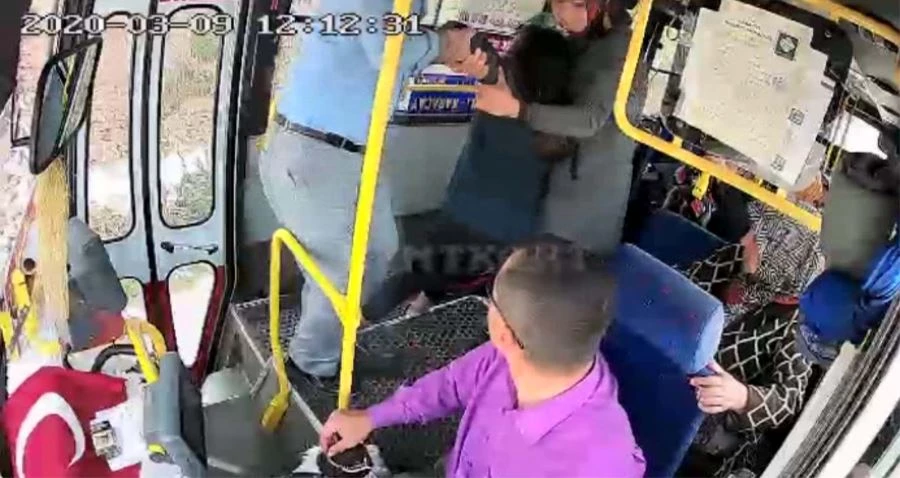  OTOBÜS ŞOFÖRÜ, FENALAŞAN YOLCUSUNU HASTANEYE YETİŞTİRDİ