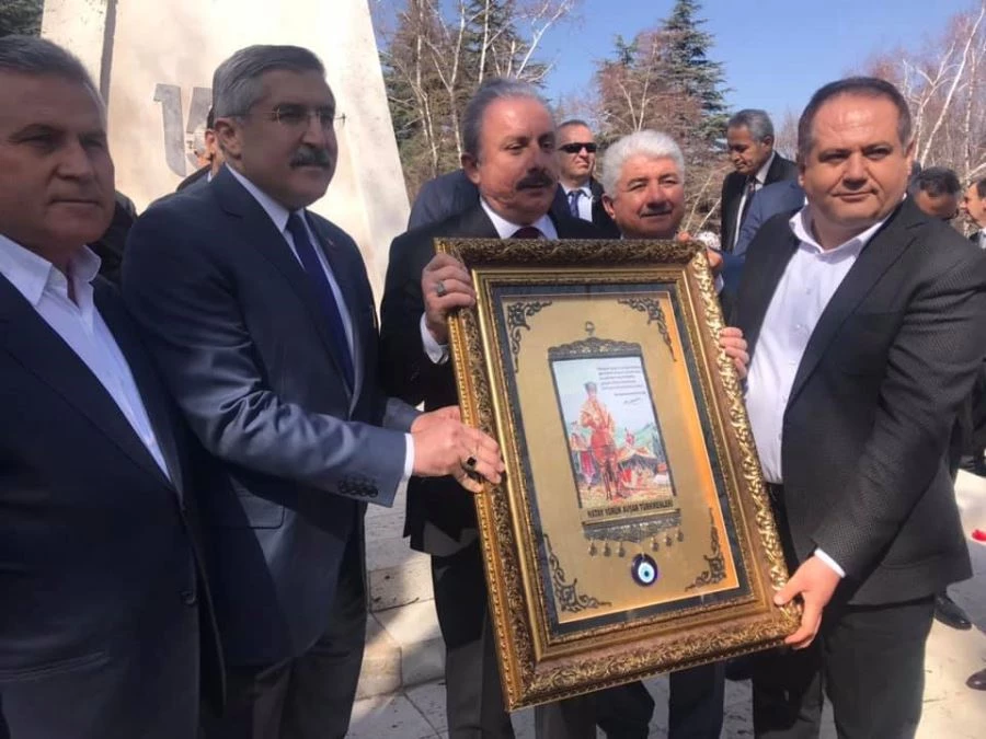 YÖRÜK DERNEĞİ ŞEHİTLER ANITININ AÇILIŞINA KATILDI