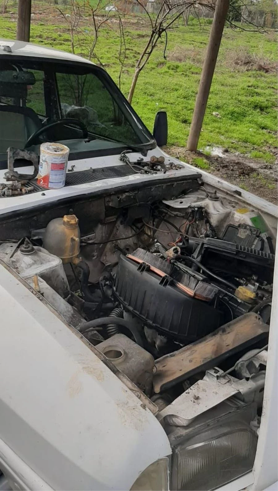 ÇALDIĞI ARAÇLARI PARÇALAYIP İNTERNET ÜZERİNDEN SATIYORDU, YAKALANDI