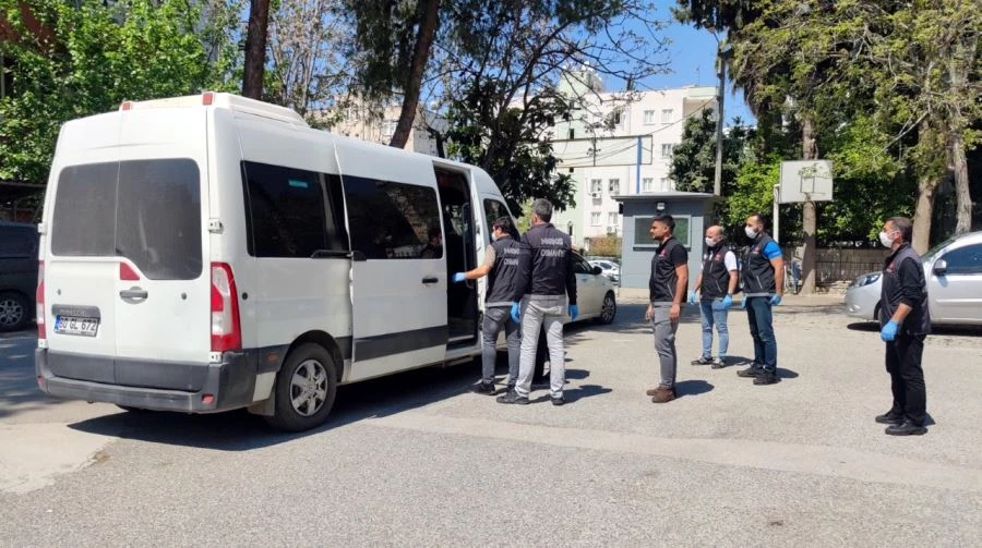 SOKAK SATICILARINA OPERASYON: 7 GÖZALTI