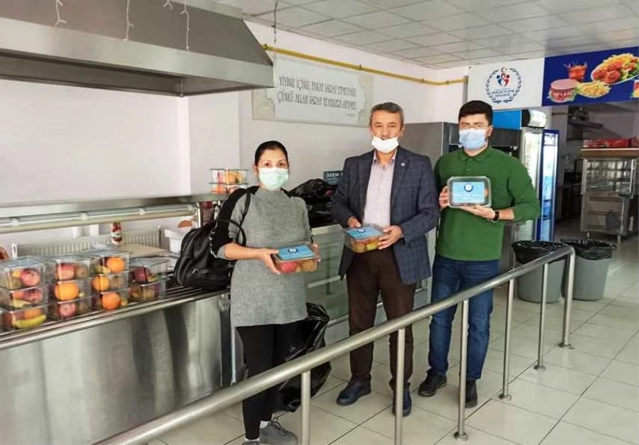 YURTLARDA KALAN SAĞLIK ÇALIŞANLARINA MORAL ZİYARETİ