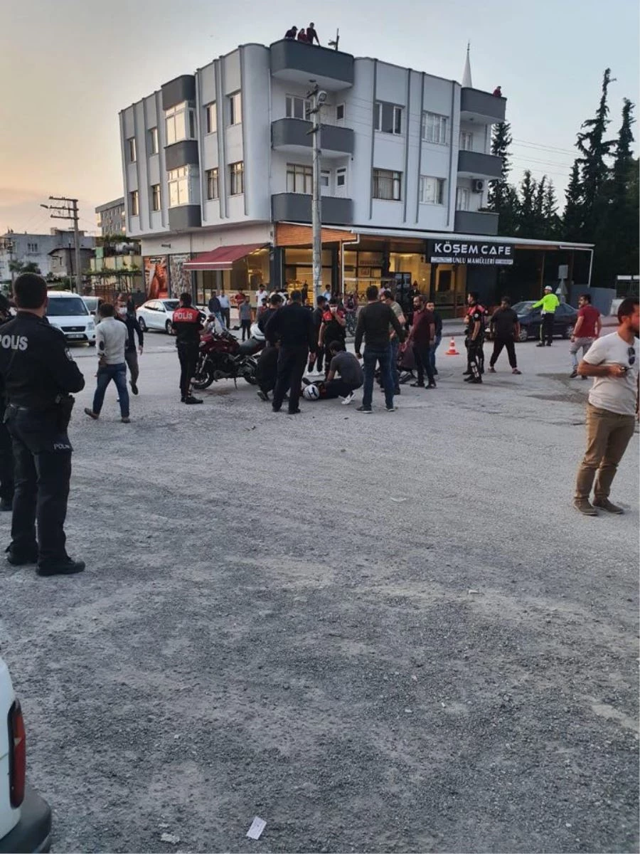 YUNUS EKİBİ ARABA İLE ÇARPIŞTI 2 POLİS YARALANDI