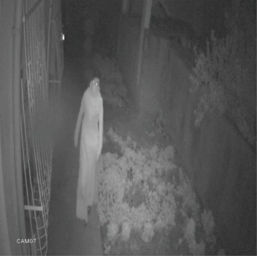 KADIN KILIĞINA GİRİP HIRSIZLIK YAPAN ADAM BAKIN NASIL YAKALANDI