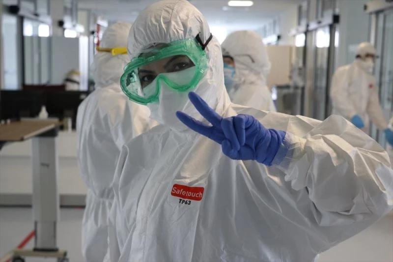 Songül hemşireyi mutlu etmeye hastaların iyileşmesi yetiyor