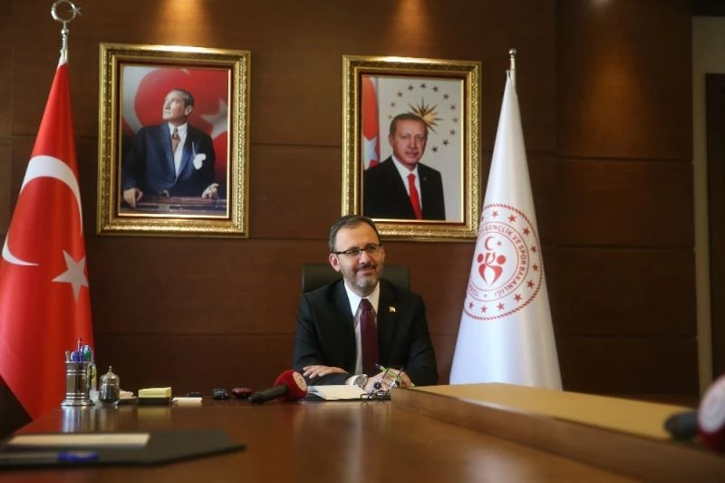 Bakan Kasapoğlu: “Adanalı taraftarlarımızın talepleri ve Adanalı sporseverlerin mutluluğu bizler için önemli”
