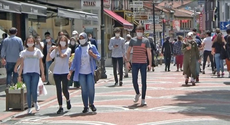 Bartın’da 15-20 yaş aralığındaki gençler 41 gün sonra sokağa çıktı
