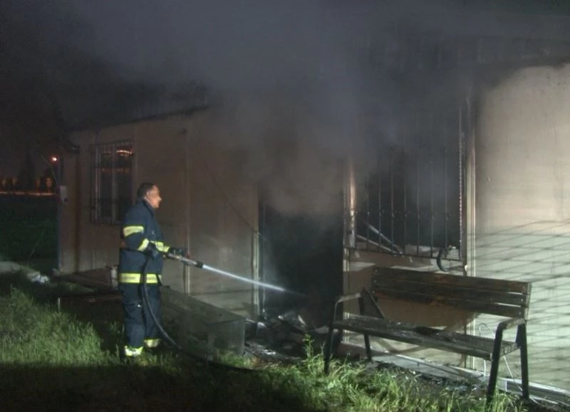 Eskişehir’de kaymakamlığa ait yardım deposunda yangın
