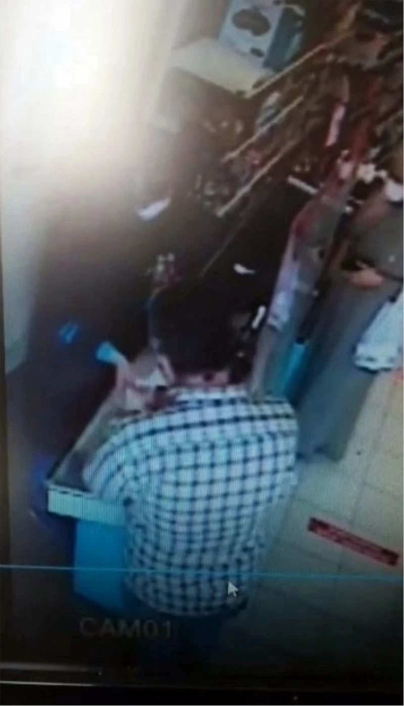 4 farklı marketten tırnakçılık yöntemiyle hırsızlık yapan baba ve oğlu yakalandı
