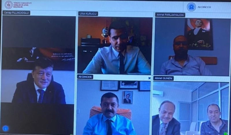 Gençlik ve Spor İl Müdürü Fillikçioğlu’dan tedbirli toplantı
