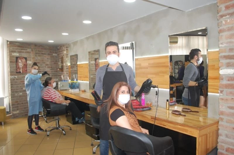 Kuaförlerde yoğun mesai
