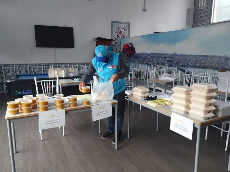 Pandemi sürecinde 14 ülkede 165 bin 559 vatandaşa yardım eli uzatıldı
