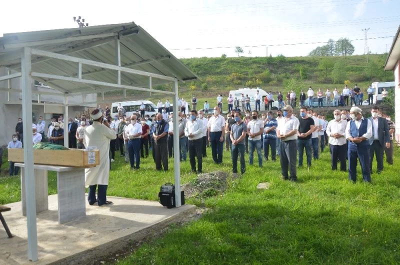 Husumetlileri tarafından öldürülen kişi son yolculuğuna uğurlandı
