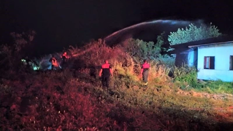 Makilikteki yangın malzeme deposunu yaktı
