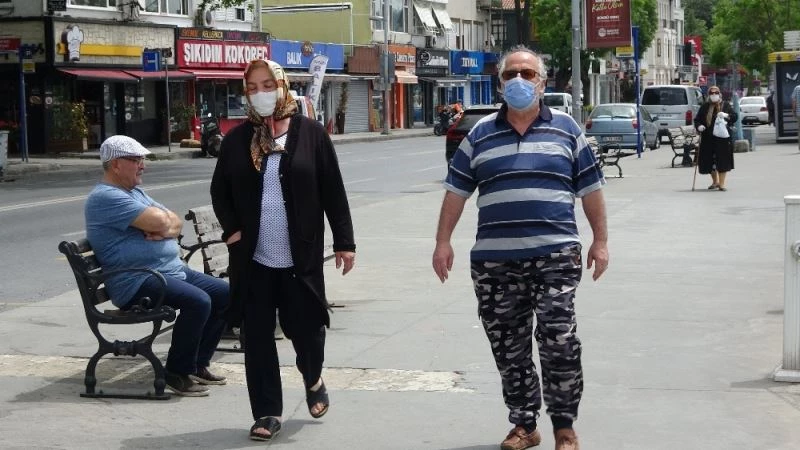 (Özel) 65 yaş üstü vatandaşlar İstinye sahiline akın etti
