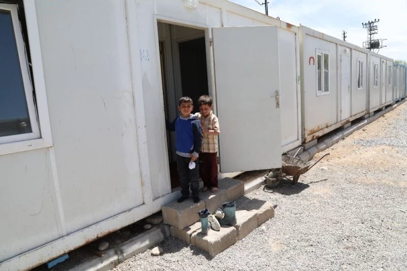 Başkale’de tamamlanan bin 389 konteyner depremzedelere teslim edildi
