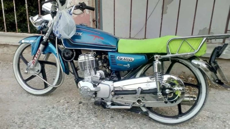 3 motosiklet sürücüsüne abartı egzoz ve modifiye cezası
