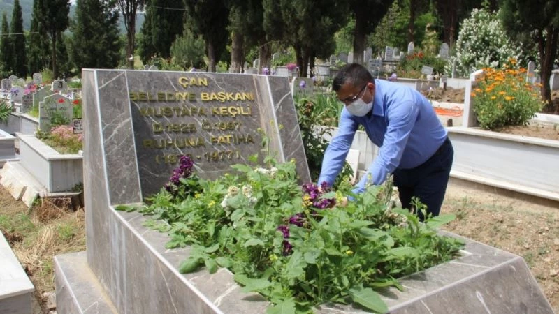 Çan Belediye Başkanından vefat eden başkanlara vefa örneği
