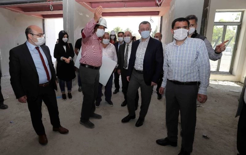 Başkan Büyükakın, “Bu şehrin gençlerine çok güveniyorum”
