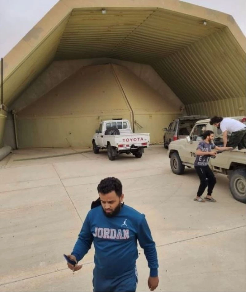 Libya’da UMH güçleri, Vatiyye askeri hava üssünü kontrol altına aldı
