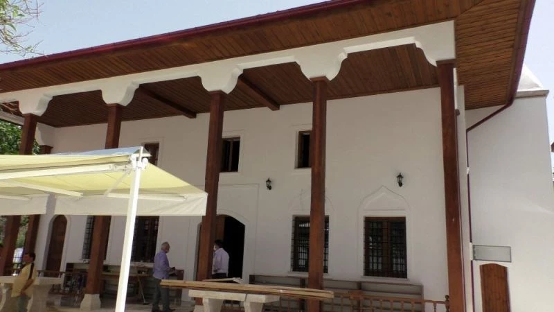 Tarihi Hacı Şeyh Camisinde restorasyon çalışması tamamlanıyor

