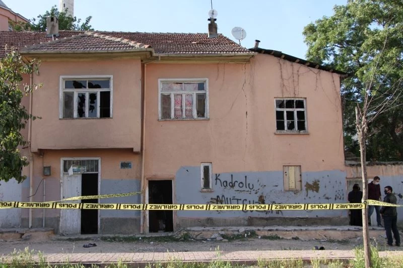 Metruk binaya topları kaçan çocuklar cesetle karşılaştı
