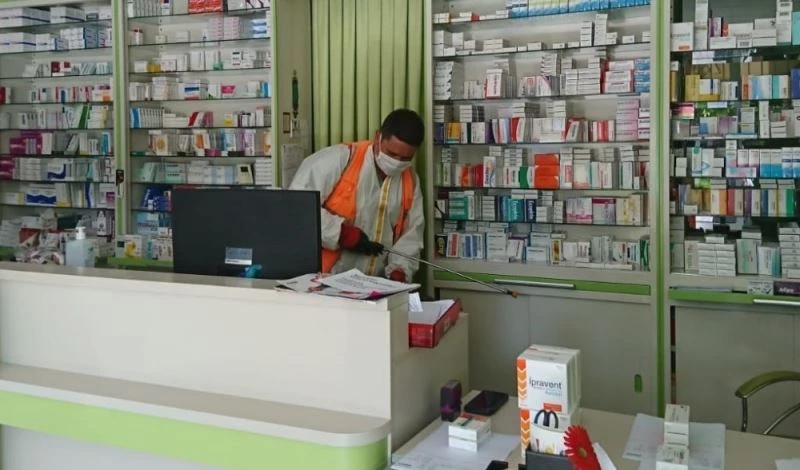 Eczaneler dezenfekte ediliyor
