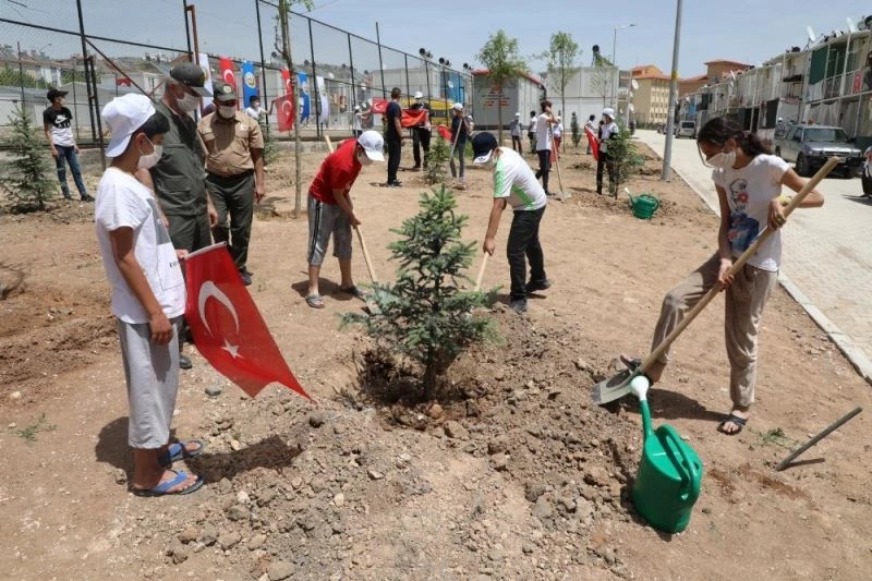 Konteyner kentlerde bayram coşkusu 1919 fidan toprakla buluştu
