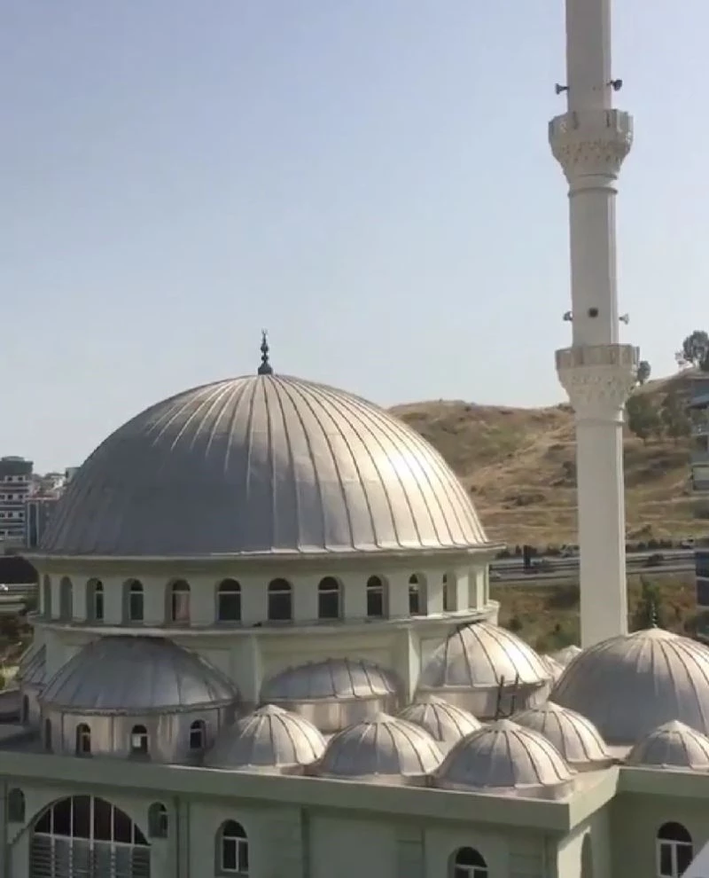 İzmir’de akıl almaz olay! Cami hoparlörlerinden ‘Çav Bella’ çalındı
