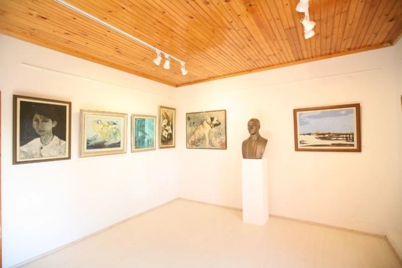 Koleksiyonun tamamı bağışlarla oluşturuldu
