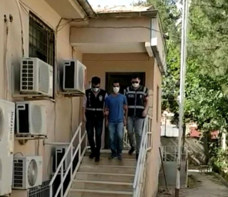 Yardım kolisini çaldı, polis şüpheliyi yürüyüş şeklinden ortaya çıkardı
