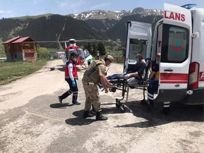 Helikopter ambulans bu kez mantardan zehirlenen hasta için havalandı
