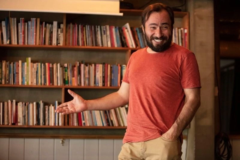 Çukur’un Medet’i Mustafa Kırantepe; “Oyunumun prömiyeri olacağı hafta kendimi mutfakta buldum”
