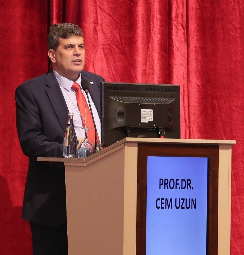 Trakya Üniversitesi Akademisyenleri “Kriz döneminde editörlük ve yayıncılık” oturumunda
