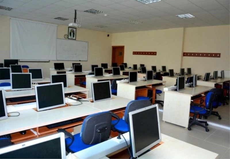 ÇOMÜ, bilgisayar laboratuvarları açıyor
