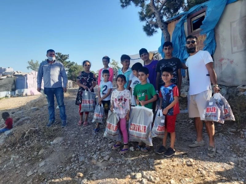 Kuşadası Kimsesizler Derneği 100 çocuğu giydirdi
