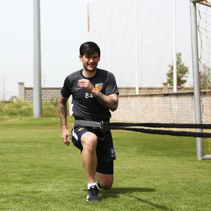 Kayserisporlu Cristian Sapunaru: 