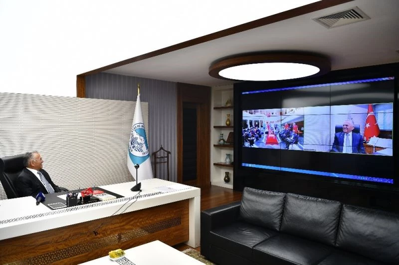 Başkan Büyükkılıç, yaşlıların bayramını telekonferansla kutladı
