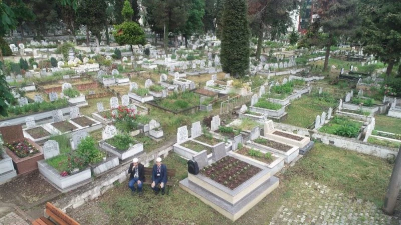 Mezarlıklar duasız kalmadı
