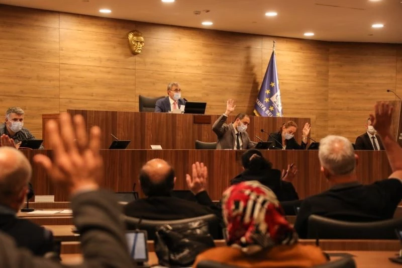 Belediye 180 esnafın alacağını ödedi
