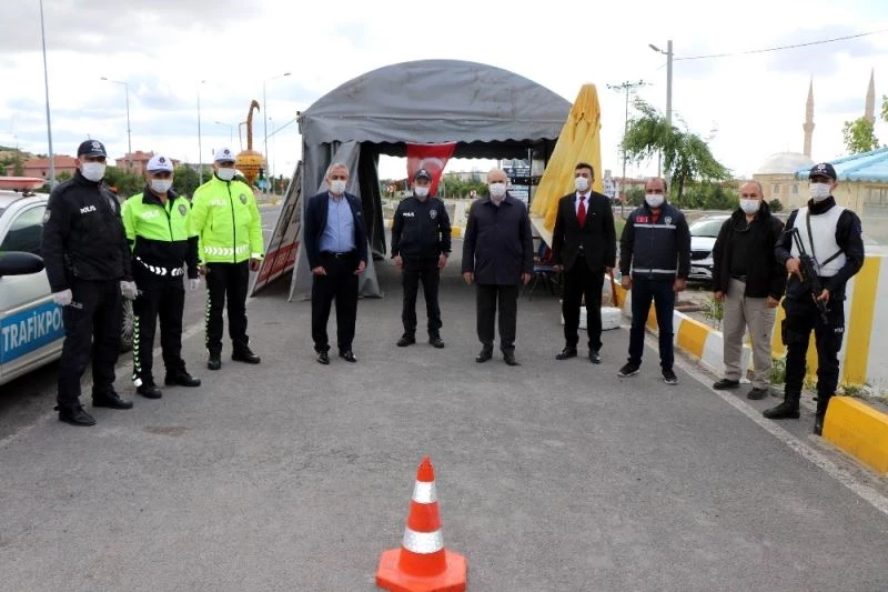 Emniyet Müdürü Artunay kontrol noktalarını denetledi
