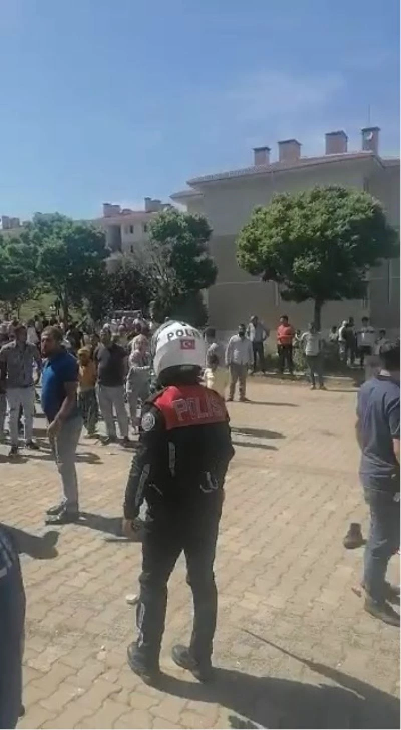 Sokağa çıkma kısıtlamasında dışarıda alkol alan şahıslar, polise mukavemet etti arbede çıktı
