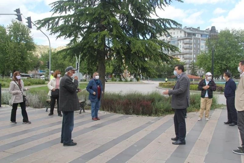 Emniyet Müdürü Aksoy, 65 yaş ve üzerinin bayramını kutladı
