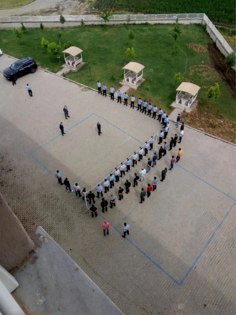 Kahramanmaraş Başsavcısı İlker Yazıcı, izolasyondaki personellerinin bayramını kutladı