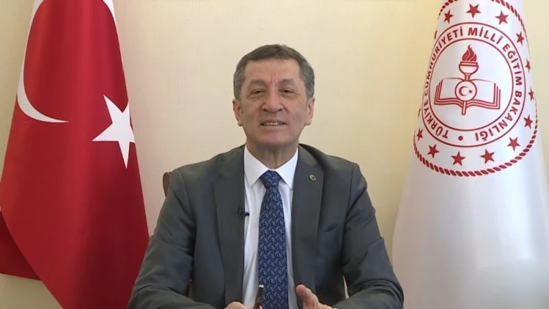 Bakan Selçuk’tan ‘Fidandan Çınara’ projesine destek
